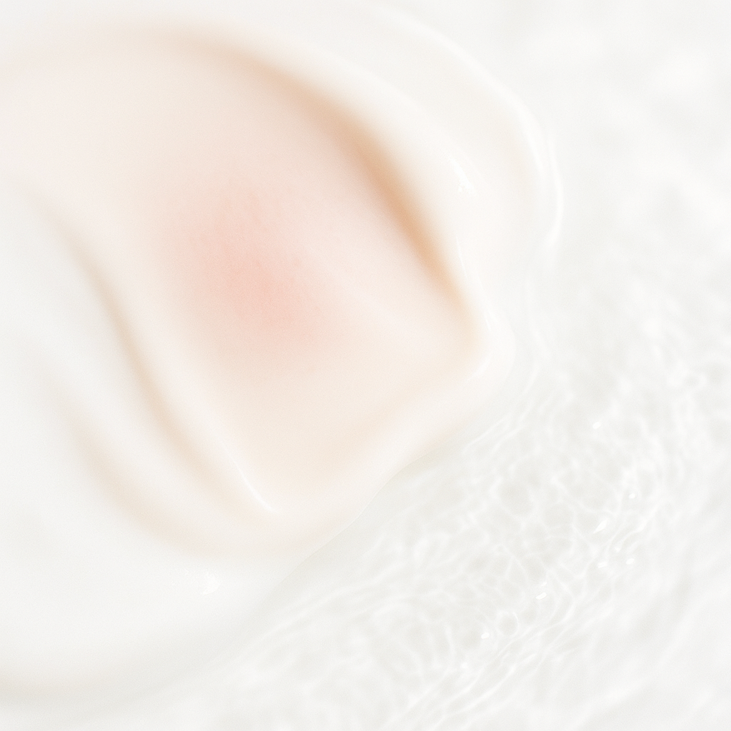 朝に頬だけ赤みが出ている様子のイメージ